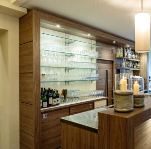 Стеклянные полки