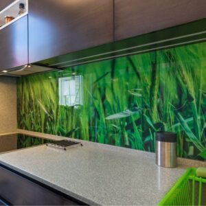 Кухонные фартуки из стекла